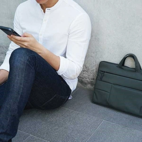 Buy UNIQ Cavalier laptop Sleeve 15 inch khaki green - UNIQ154GREEN - {ean13} - Home Screen Store Europe