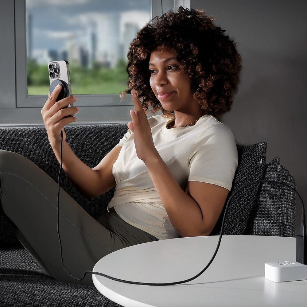 Ładowarka indukcyjna ESR HaloLock QI2 Mini Magnetic MagSafe Wireless Charger 15W Black