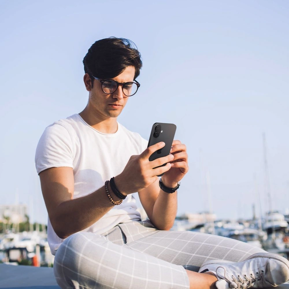 Szkło hartowane na aparat Spigen GLAS.tR Ez Fit Optik Pro Camera Protector Apple iPhone 16 / 16 Plus Black [2 PACK] - iPhone 16 Plus - Spigen