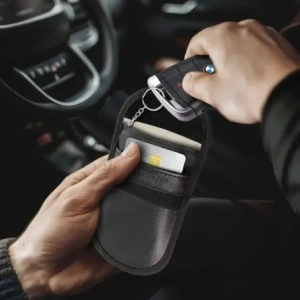Kup Tech-Protect Pouch KLR100 cu cuptor faraday Blocator de semnal RFID fără cheie Negru - THP3377 - {ean13} - Sklep Home Screen