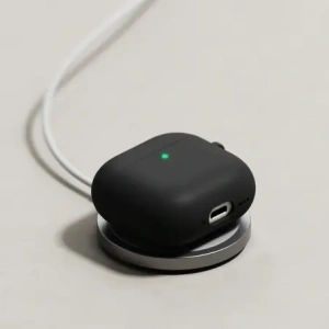 Kup Ringke Silikon Apple AirPods 4 Schwarz - RGK11661 - {ean13} - Sklep Home Screen