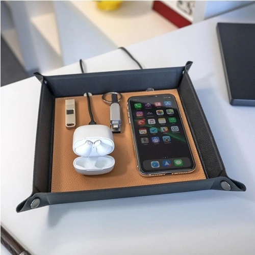 Kup Organizer s indukční nabíječkou 4smarts 15W šedobéžový/grey creme - 4SMR29 - {ean13} - Sklep Home Screen