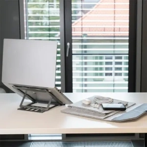 Kup Torba z funkcją podstawki pod laptopa / tablet 4smarts FoldStand ErgoFix 13" grey/silver - 4SMR55 - {ean13} - Sklep Home Screen