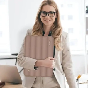 Kup Tech-Protect Puffy Laptop 13-14 Tasche + Zubehörbeutel Walnuss - THP3475 - {ean13} - Sklep Home Screen