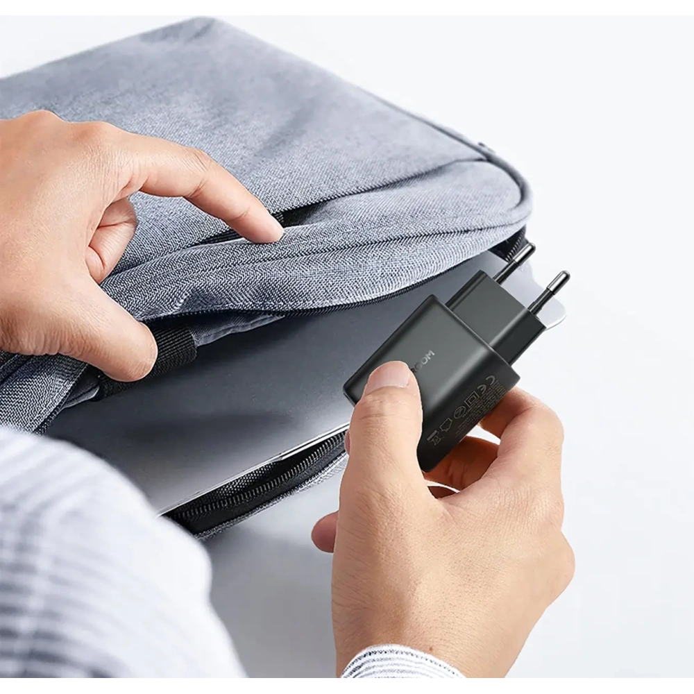 Ładowarka sieciowa Joyroom JR-TCF23 USB-C 25W SFC / PPS / PD czarna + kabel USB-C / USB-C 1m