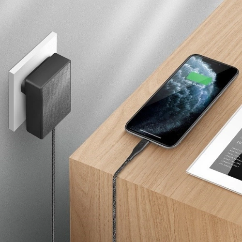 Kup UNIQ Votre Slim USB-C PD 18W MFI Netzladegerät + USB-C zu Lightning Kabel schwarz - UNIQ216BLK - {ean13} - Sklep Home Screen
