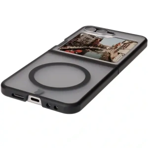 Kup Etui z pierścieniem magnetycznym Bizon Case MatteO do Samsung Galaxy Z Flip6 półprzezroczyste z czarną ramką - BIZ7140 - {ean13} - Sklep Home Screen