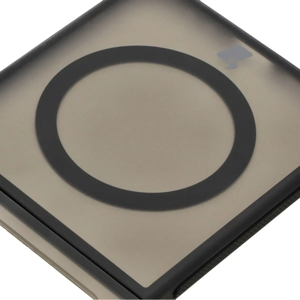 Etui z pierścieniem magnetycznym Bizon Case Eclipse do Samsung Galaxy Z Flip6 / 7 FE przydymione z czarną ramką