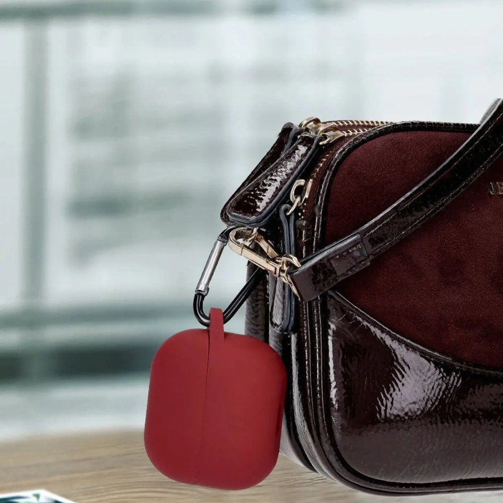 Silikonowe etui z karabińczykiem Bizon Case Headphone Silicone do Samsung Galaxy Buds 3 / 3 Pro burgundowe