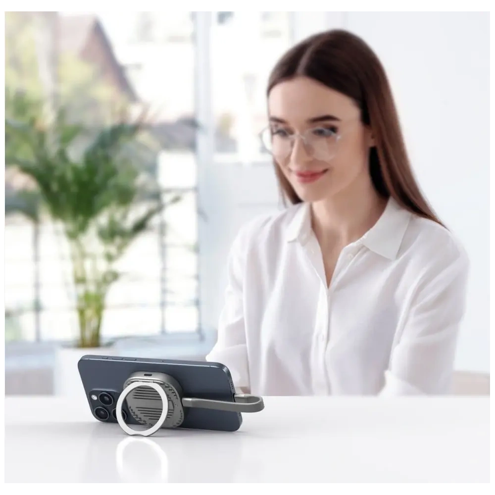 Magnetyczna obudowa na SSD M.2 2230 NVMe 4smarts do 4TB z podpórką 3xUSB-C MagSafe szary