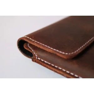 Kup LURESKO CLAYER XL+ kožené pouzdro pro tablet 290 x 212 x 9 mm (vintage hnědé s bílou nití) - LUR54 - {ean13} - Sklep Home Screen