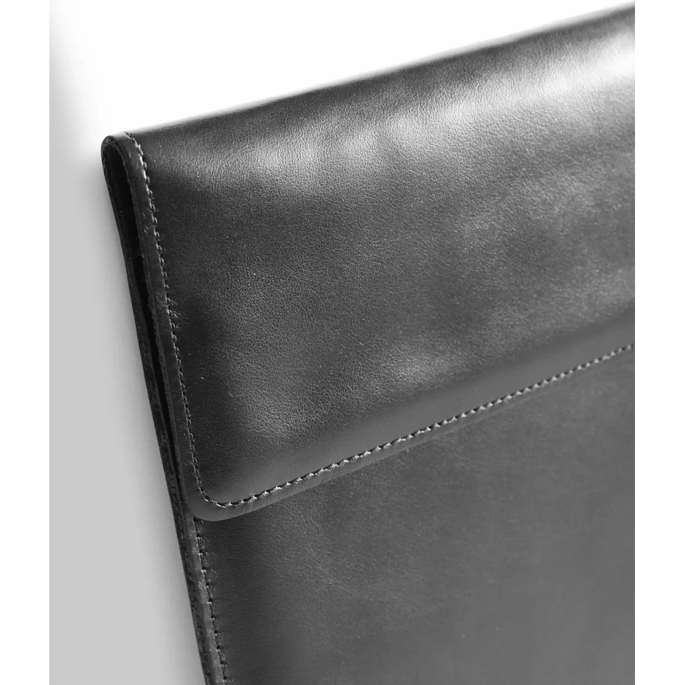 Skórzane etui LURESKO CLAYER XL2 GKL na tablet 249 x 181 x 9mm (czarny gładki  czarna nić)