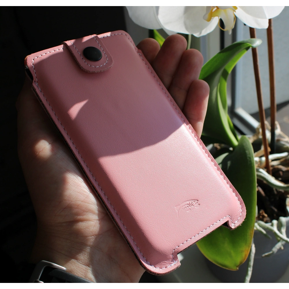 Skórzane etui LURESKO SOFIJA XXXL uniwersalne zapinane na pasek (czarny gładki biała nić)