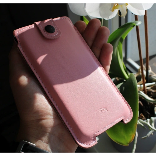 Buy LURESKO SOFIJA XXL leather case universal with strap closure (smooth pink with white thread) - LUR77 - {ean13} - Home Screen Store Europe
