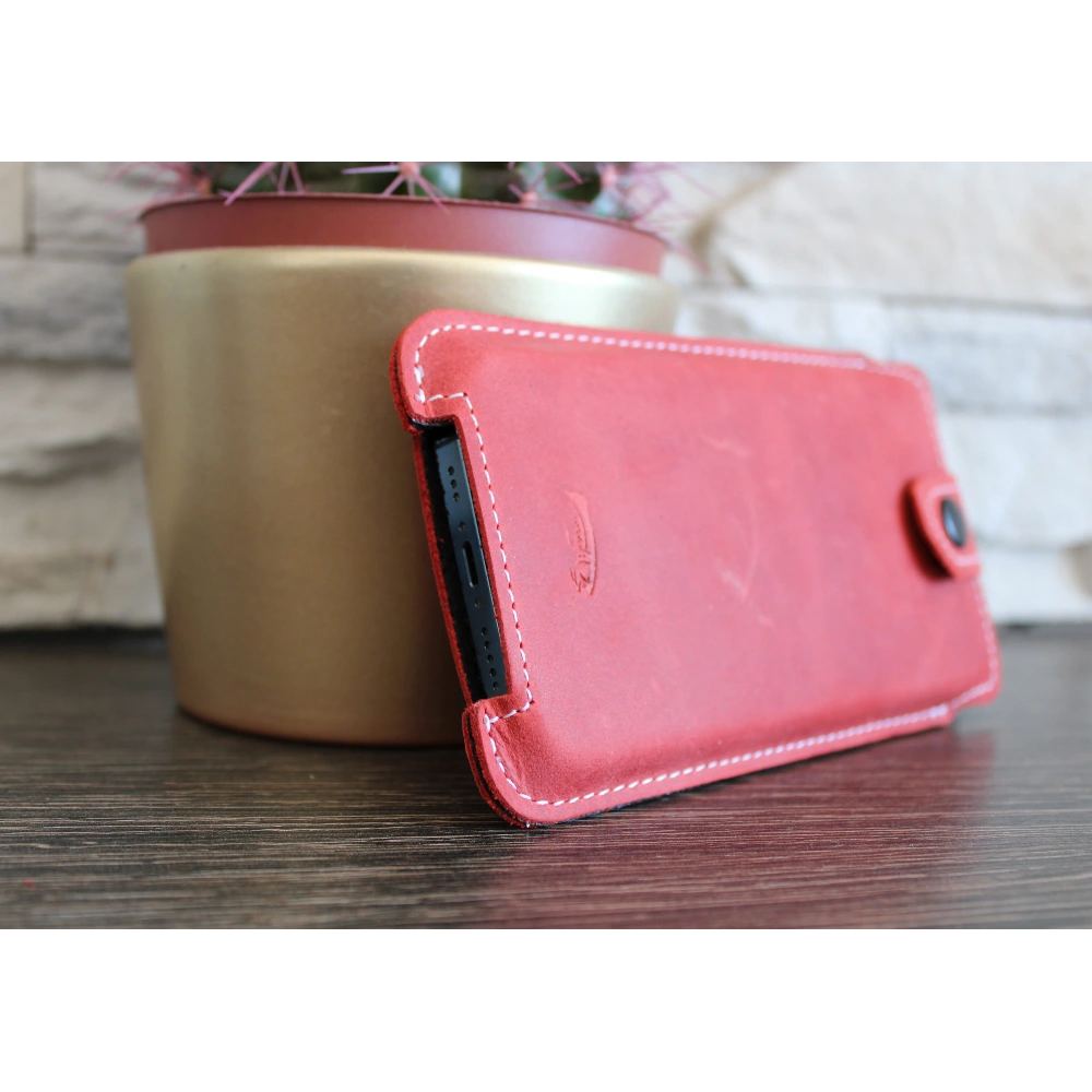Skórzane etui LURESKO SOFIJA XXL uniwersalne zapinane na pasek (czerwony vintage biała nić)