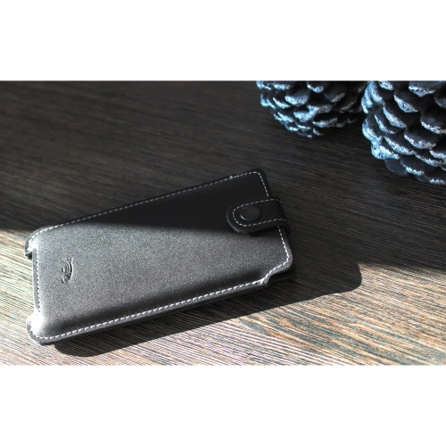 Buy LURESKO SOFIJA XXL leather case universal with strap closure (black smooth with white thread) - LUR81 - {ean13} - Home Screen Store Europe