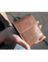 Kup LURESKO HECTOR FLIP M husă din piele pentru gât/pocket/belt loop pentru modelele Flip (maro vintage cu fir alb) - LUR118 - {ean13} - Sklep Home Screen