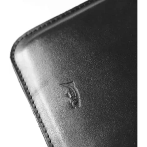 Buy LURESKO CLAYER S leather case for ebook 162x113x9mm (magnet) (black smooth with black thread) - LUR133 - {ean13} - Home Screen Store Europe