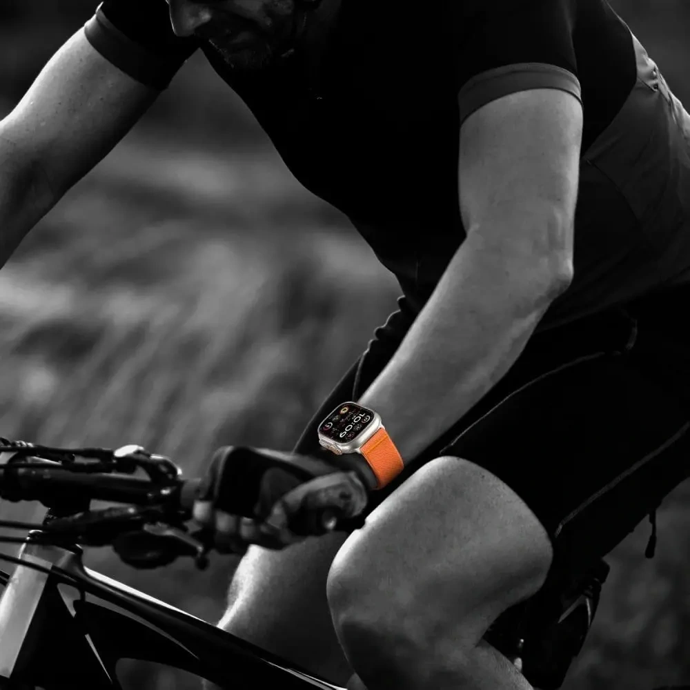 Pasek Tech-Protect Nylon Clasp Apple Watch 6 / 7 / 8 / 9 / 10 / SE / Ultra 1 / 2 44/45/46/49mm Orange