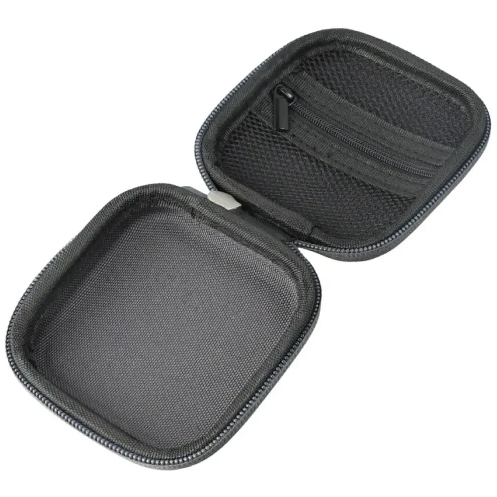 Zestaw akcesoriów 4w1 4smarts Explorer kabel brelok USB-C, adapter USB-C / USB-C, zapalniczka USB-C, latarka USB-C czarny