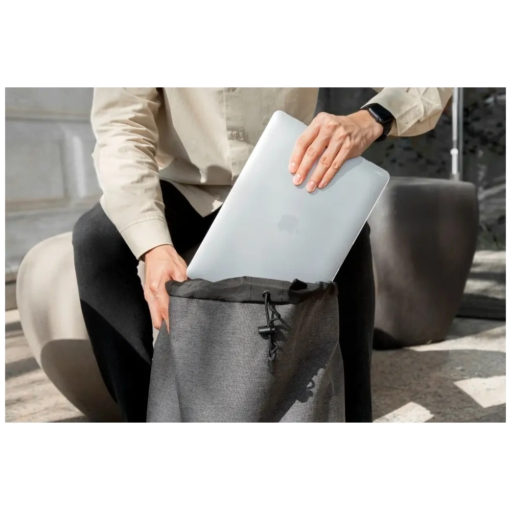 Etui UNIQ Vero do Apple MacBook Pro 14" 2021-2025 (M1/M2/M3/M4/M5) przezroczysty