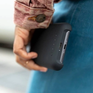 Kup Etui Mophie Juice Pack Access 2000mAh Apple iPhone 11 (black) - MPH031BLK - {ean13} - Sklep Home Screen
