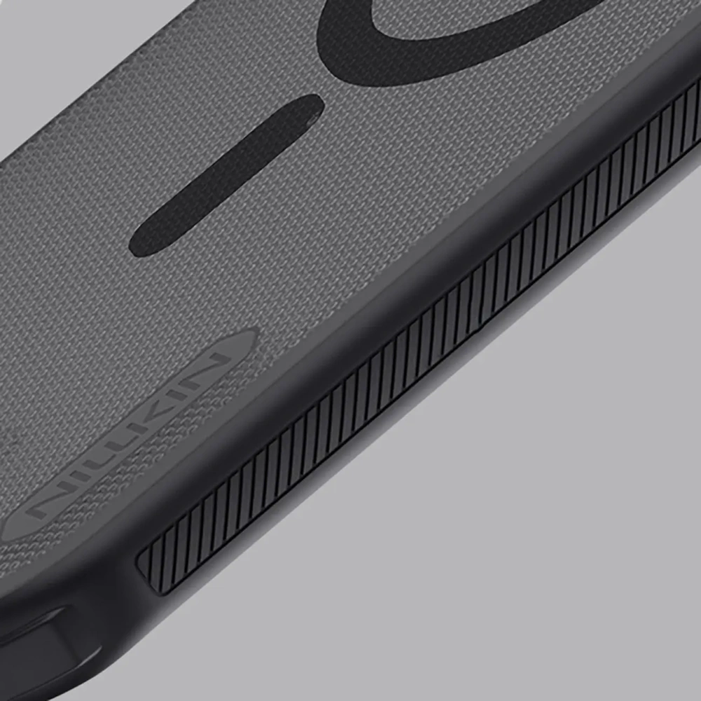 Etui Nillkin Super Frosted Shield Pro Magnetic MagSafe do Apple iPhone Air półprzezroczyste czarne