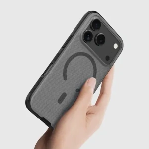 Etui Nillkin Super Frosted Shield Pro Magnetic MagSafe do Apple iPhone 17 Pro półprzezroczyste czarne