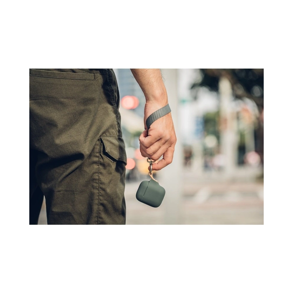 Etui Moshi Pebbo Apple AirPods z odpinanym paskiem na rękę (Mint Green)