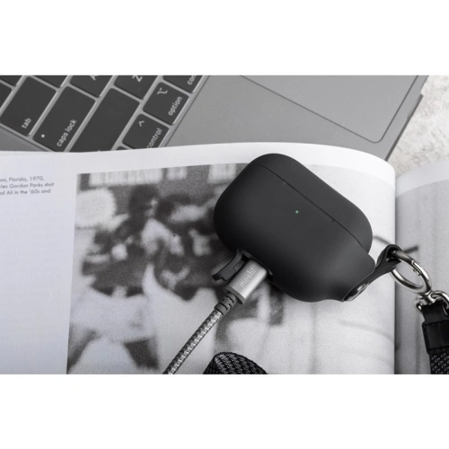 Kup Etui Moshi Pebbo Apple AirPods Pro s odnímatelným páskem na ruku (Shadow Black) - MOSH075BLK - {ean13} - Sklep Home Screen