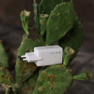 Ładowarka sieciowa Bizon Charger VT-25B 25W USB-C PD, USB-A QC 4.0 GAN3 biała