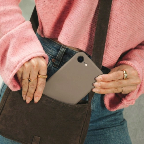 Etui Tech-Protect Silicone MagSafe do Apple iPhone 16e / 17e Chocolate Brown