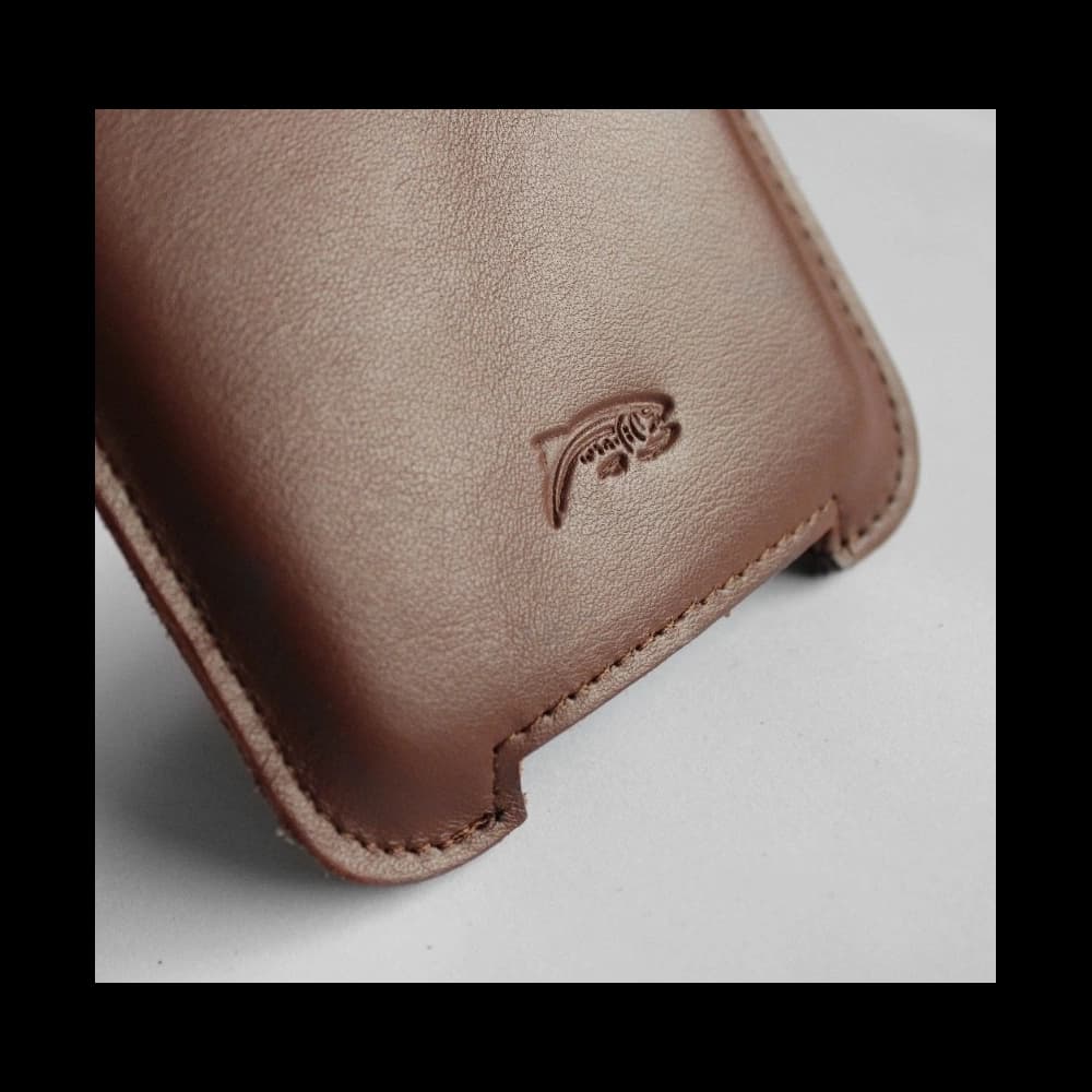 LURESKO NORTHERN XXXL Lederhülle Ausziehtyp für Handy (glattes Braun) - 6