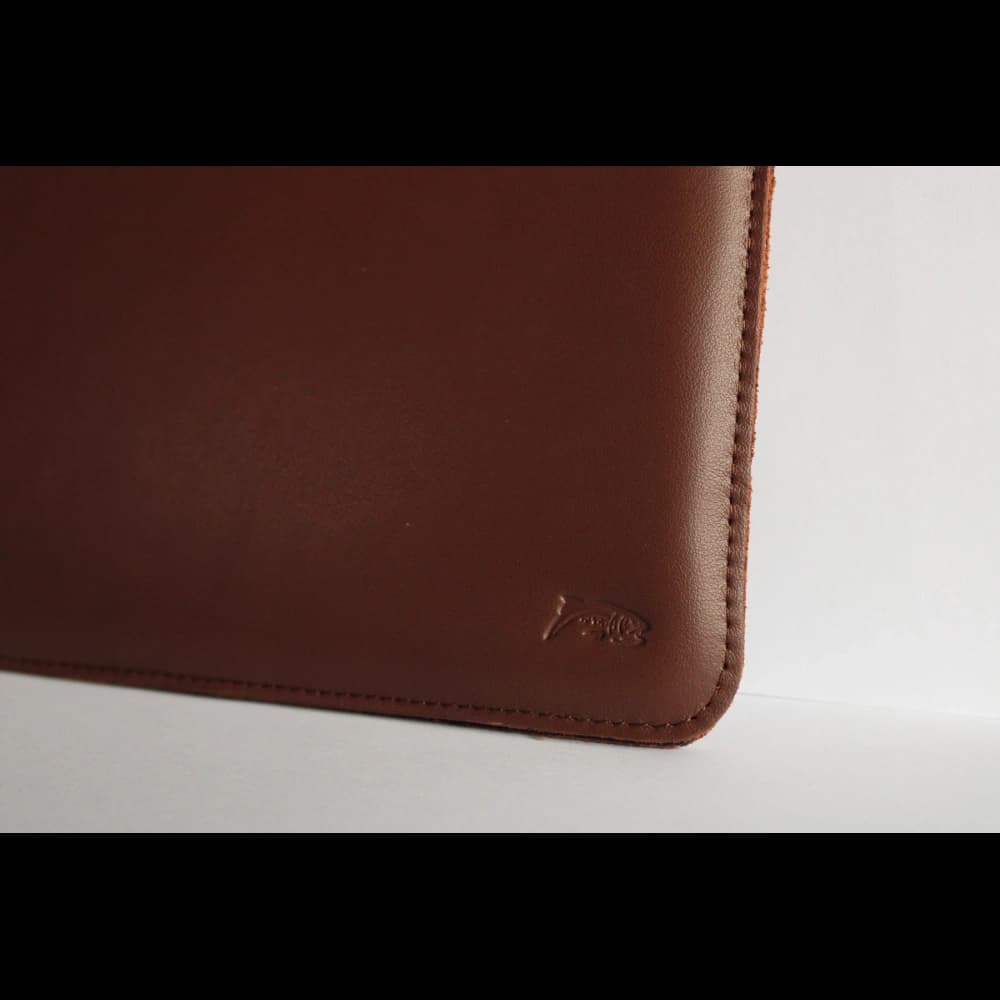 LURESKO CLAYER XL+ Lederhülle für Tablet 290 x 212 x 9mm (glattes Braun) - 4