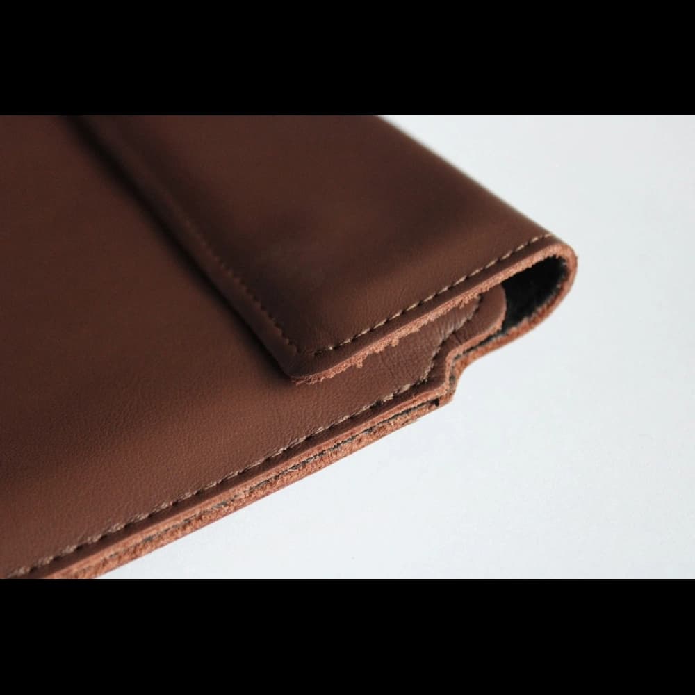 LURESKO CLAYER XL+ Lederhülle für Tablet 290 x 212 x 9mm (glattes Braun) - 6