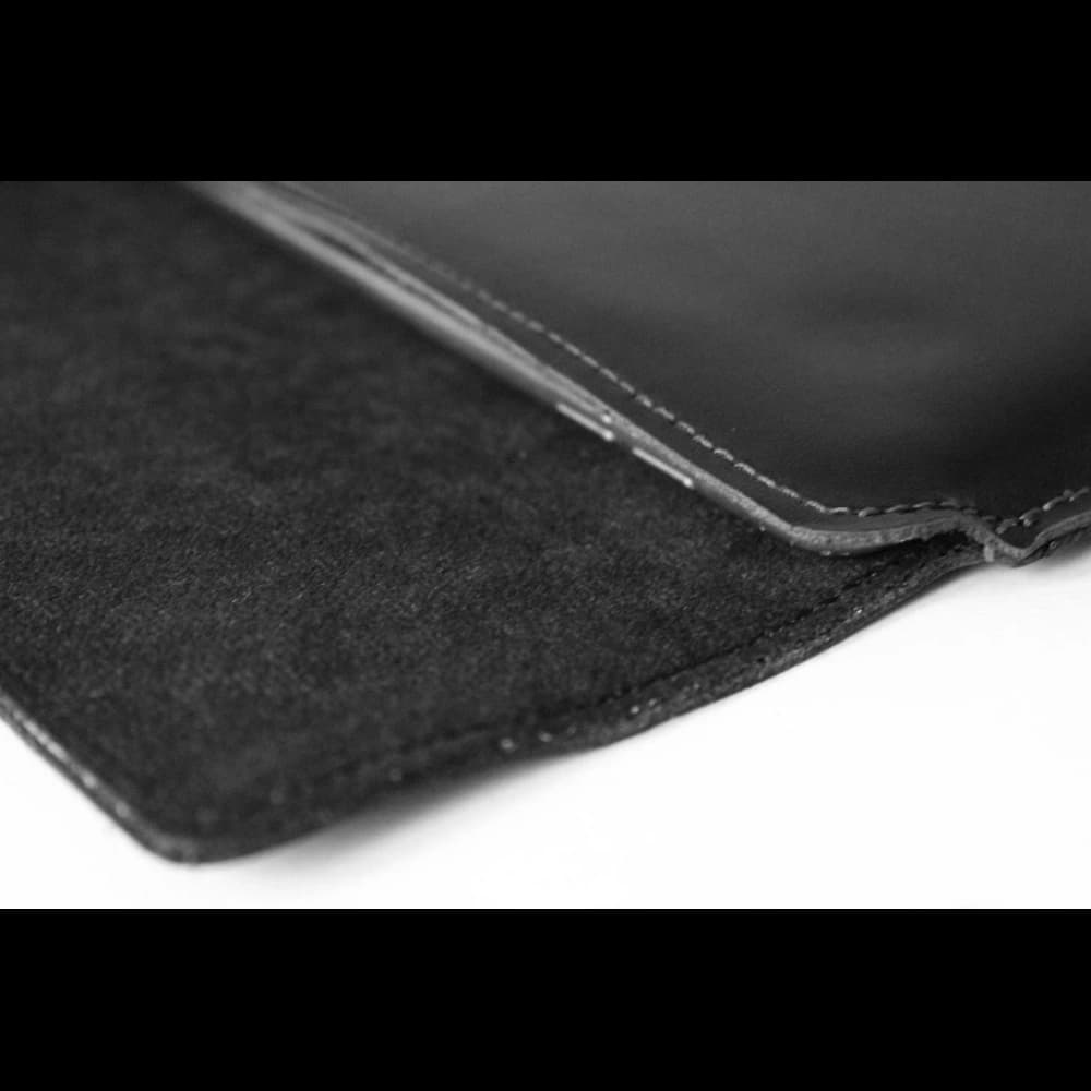 LURESKO CLAYER XXL Lederhülle für Tablet 313 x 222 x 9mm (glattes Schwarz mit schwarzem Faden) - 5