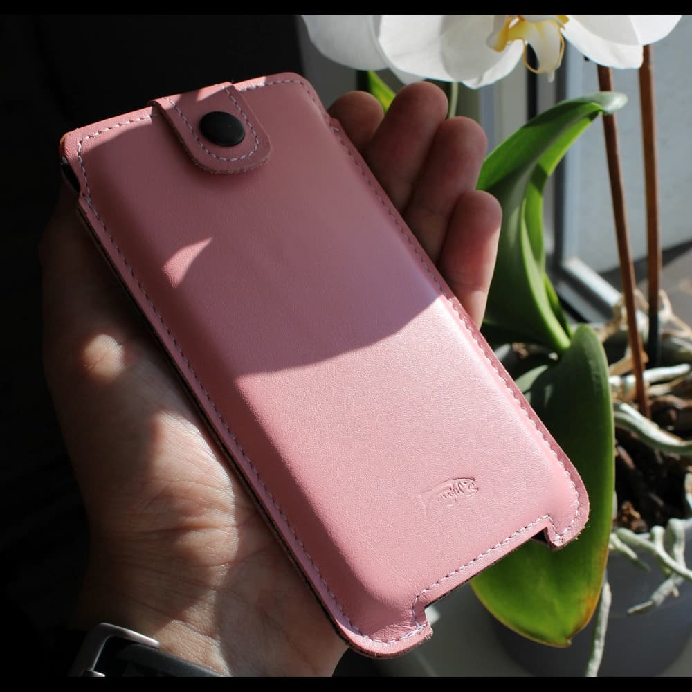 LURESKO SOFIJA XXL leather case universal with strap closure (smooth pink with white thread) - 4