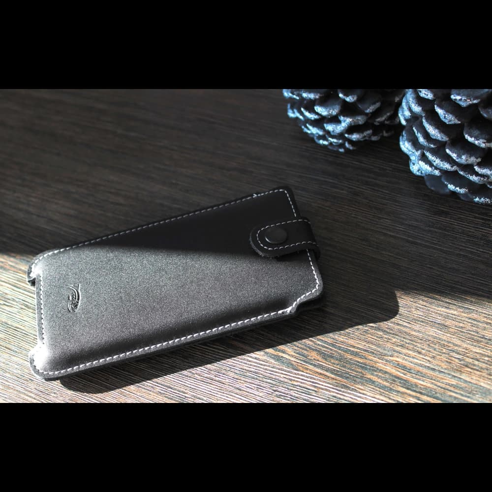 LURESKO SOFIJA XXL leather case universal with strap closure (navy blue smooth with white thread) - 4