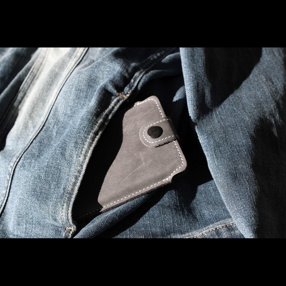 LURESKO SOFIJA XXL leather case universal with strap closure (black smooth with white thread) - 7