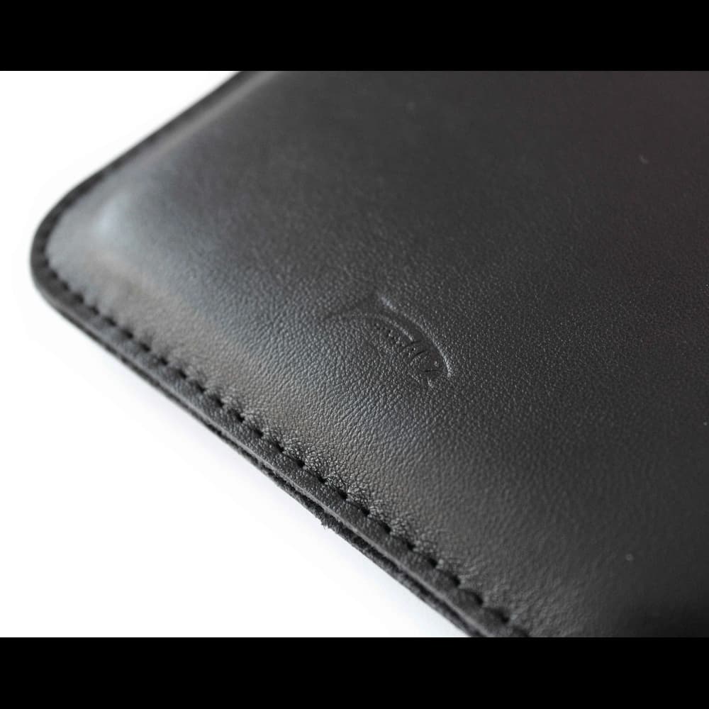 LURESKO MASTER M leather case for ebook 177x130x9mm (smooth black with black thread) (PAP) - 3