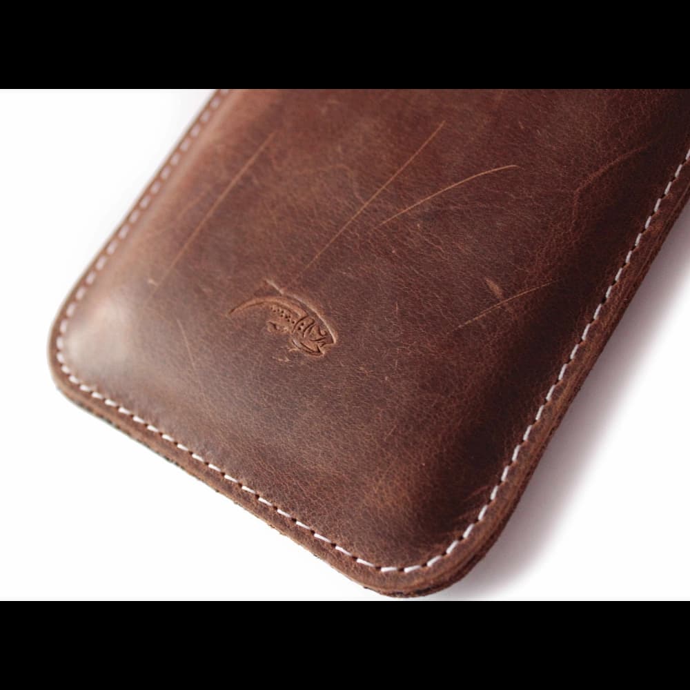 LURESKO NEUE LILLA XXXL Leder-Schutzhülle für Telefon 6,5' - 6,9' (vintage braun mit weißen Nähten) - 10