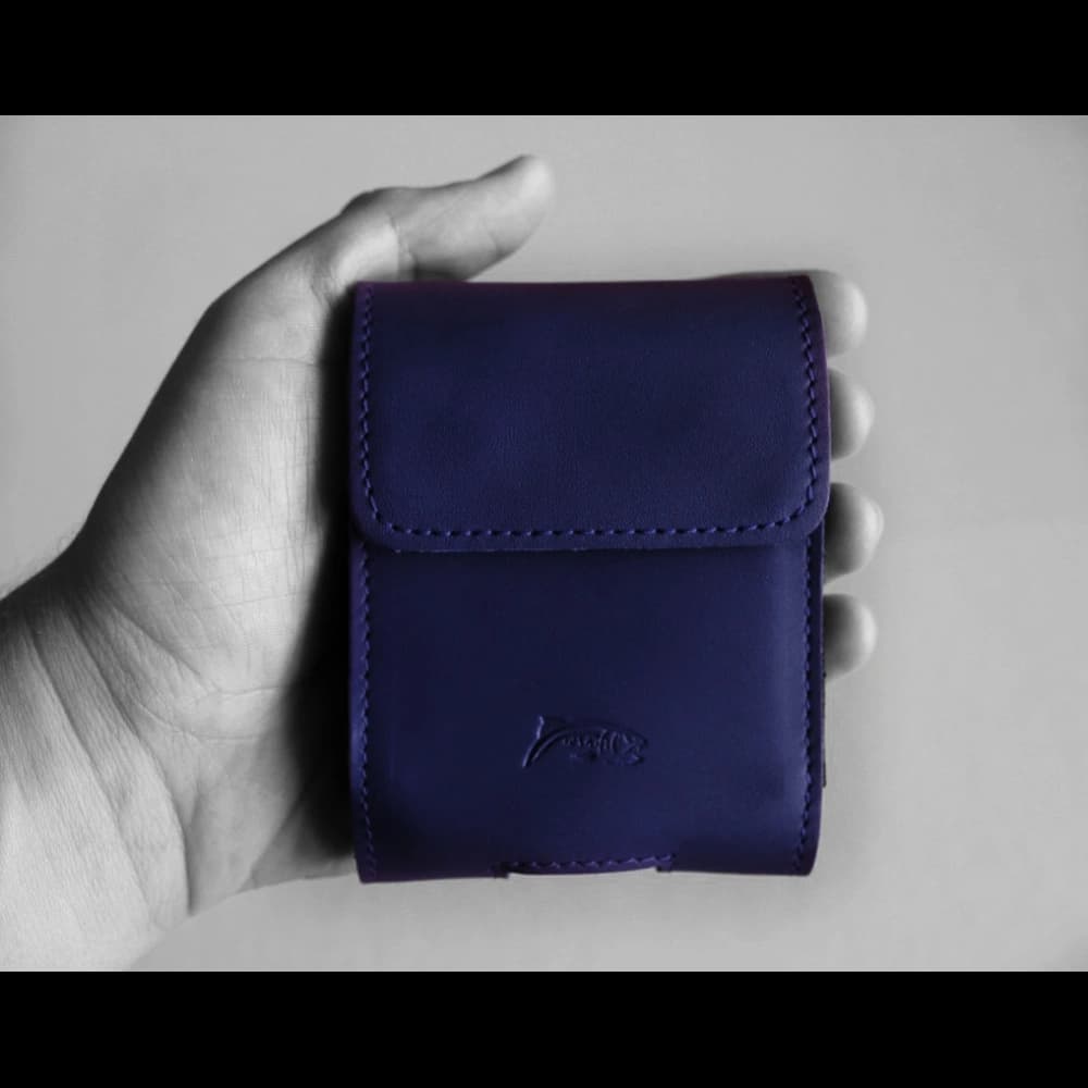 LURESKO HECTOR FLIP M Lederhals- / Gürteltasche / Loop-Tasche für Flip-Modelle (glattes Marineblau mit marineblauem Faden) - 7