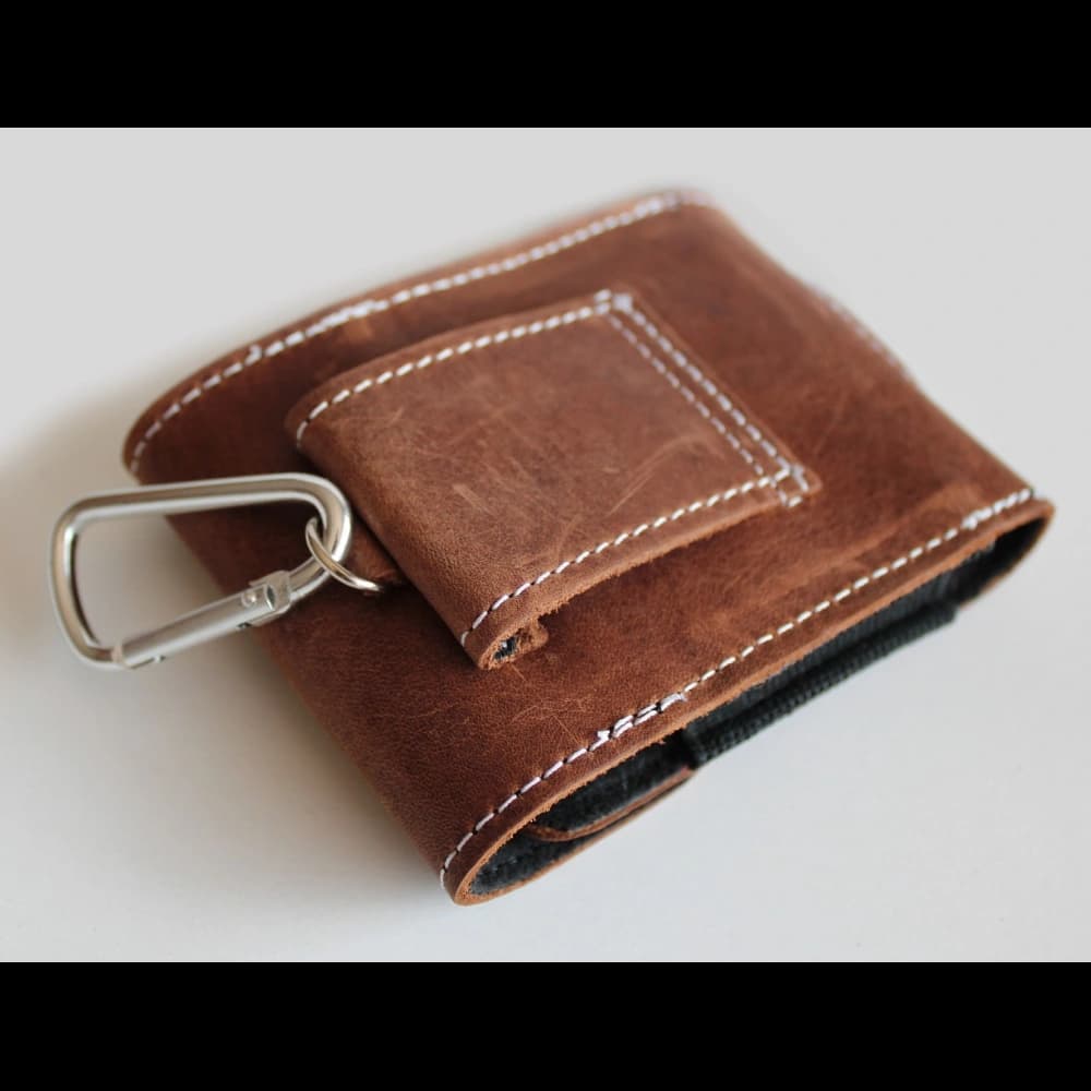 LURESKO HECTOR FLIP M leather neck/pocket/belt loop case for Flip models (vintage brown with white thread) - 5