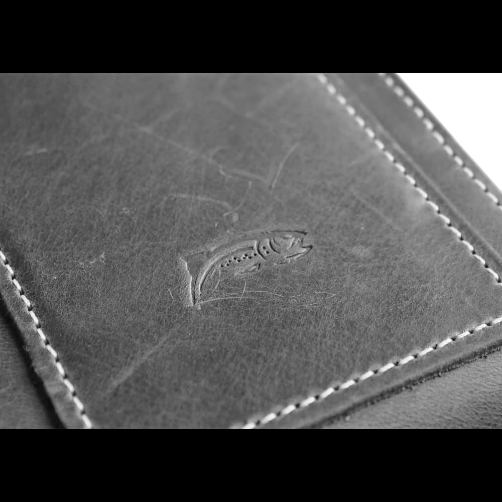 LURESKO HECTOR XXL Lederhalskette / Gürteltasche / Loop-Holster vertikal 167x78x10mm (grau vintage mit weißem Faden) - 6