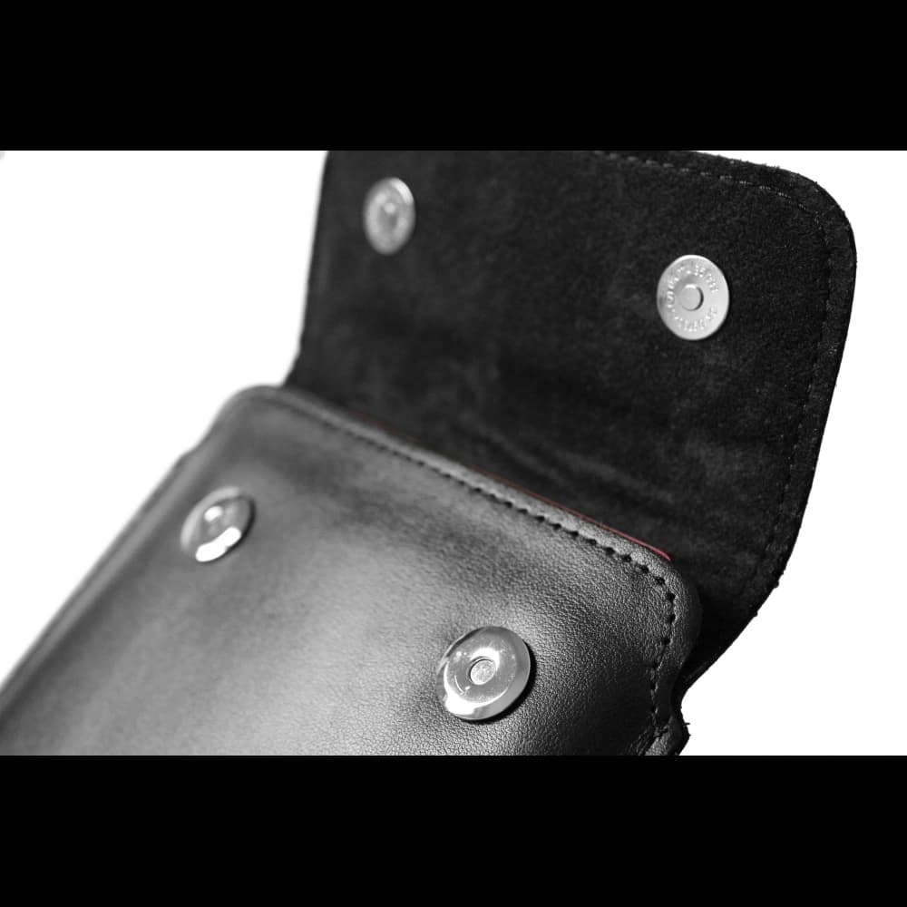 LURESKO CLAYER S leather case for ebook 162x113x9mm (magnet) (black smooth with black thread) - 7