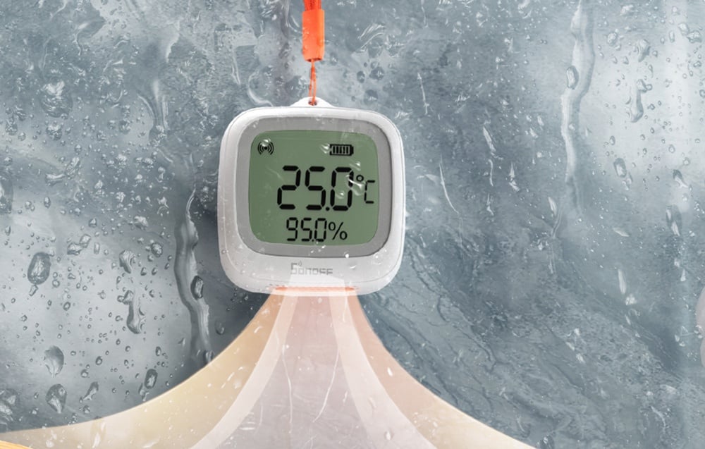 temperature and humidity sensor displaying data on the screen