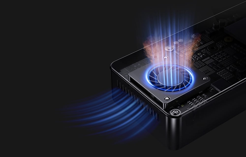 Wnętrze obudowy na dysk Ugreen D703 z wizualizacją chłodzenia.