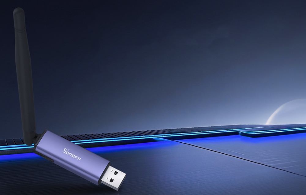 Bramka ZigBee Sonoff na ciemnym tle.