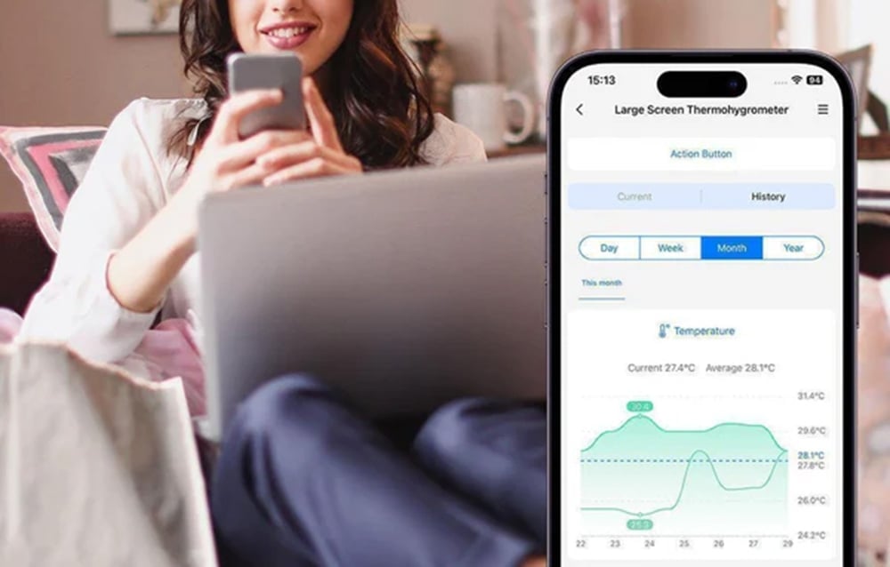 Kobieta z telefonem w ręku, obok zbliżenie na ekran smartfona z aplikacją pokazującą wykres temperatur z termohigrometru