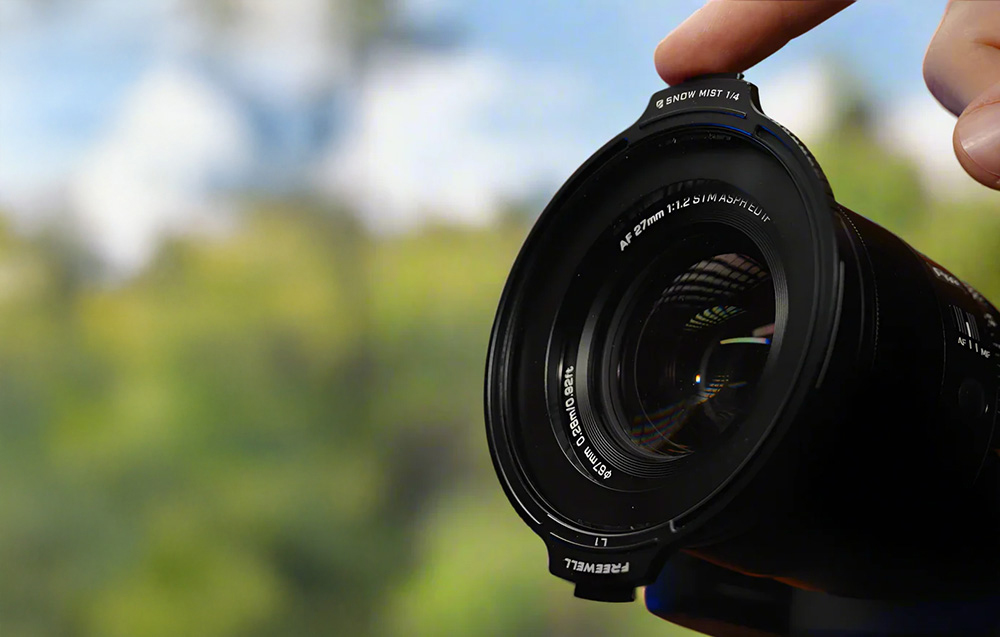 Detail na objektiv fotoaparátu s filtrem Freewell SnowMist 1/4.